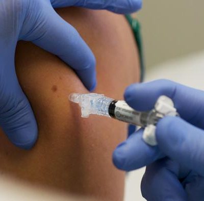 numar-maxim-de-programari,-in-patru-centre,-in-prima-zi-de-vaccinare-din-etapa-a-ii-a!-prefectura-anunta-o-noua-schimbare
